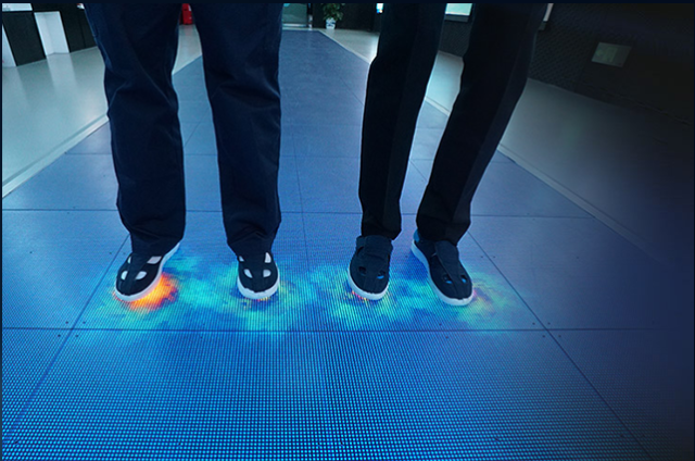 Cho thuê màn hình LED sàn Dance Floor YES-TECH MG tương tác sự kiện TPHCM
            
                                                dịch vụ màn hình LED, màn hình LED P2.6
                        dịch vụ cho thuê màn hình LED, lắp đặt màn hình LED
                        dịch vụ màn hình LED trọn gói, thi công màn hình LED
                        cho thuê màn hình LED ngoài trời, màn hình LED trong nhà
                        cho thuê màn hình LED sự kiện, dịch vụ màn hình LED
                        cho thuê màn hình LED P2.6 Cube, màn hình LED triển lãm
                        cho thuê màn hình LED sàn, dịch vụ màn hình LED tương tác
                        dịch vụ màn hình LED chuyên nghiệp, cho thuê màn hình LED
                        dịch vụ màn hình LED chất lượng cao, cho thuê màn hình LED
            
            
            